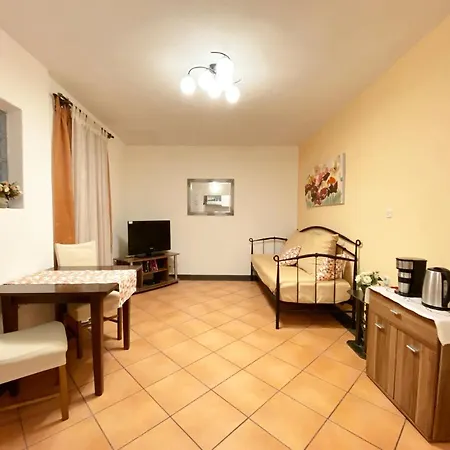 Apartamento Apt Lavender On Nincevica St- 1 Bedroom Apt 5 Min To The Old Town Of *